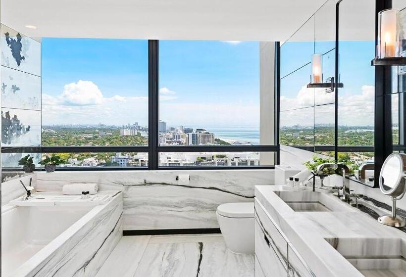 带4个卧室的公寓, Oceanview Private Condo At The Setai  1705