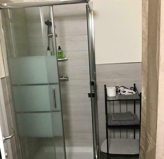 اتاق لوکس, Via Venezia Accomodating Solutions