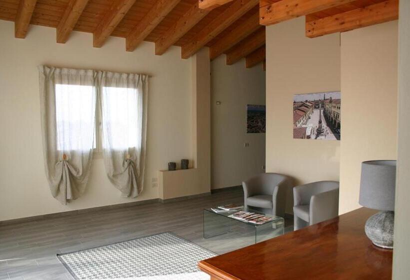 اتاق استاندارد با تراس, Via Venezia Accomodating Solutions
