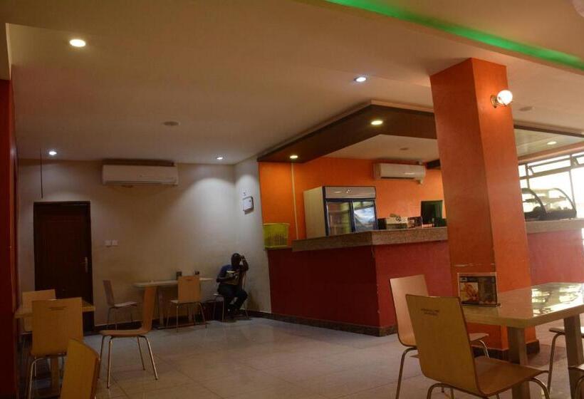 اتاق سوپریور, Kilimanjaro Inn Kampala
