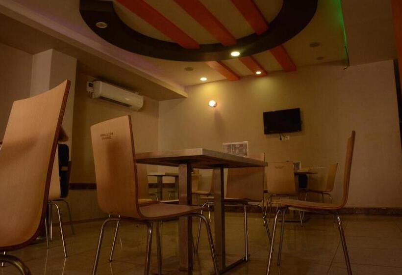 اتاق استاندارد, Kilimanjaro Inn Kampala