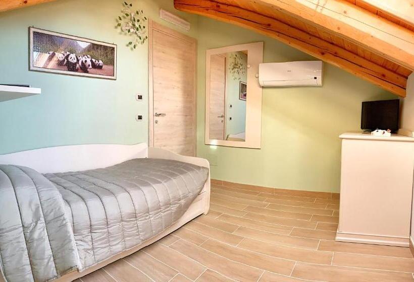 Standard room with outdoor bath, Il Bambuseto