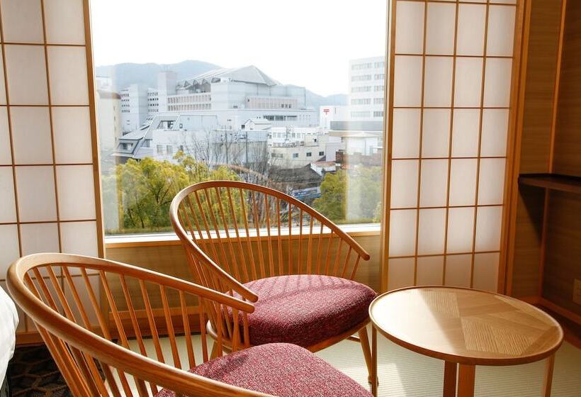 Номер Deluxe, The Shiroyama Terrace Tsuyama Villa