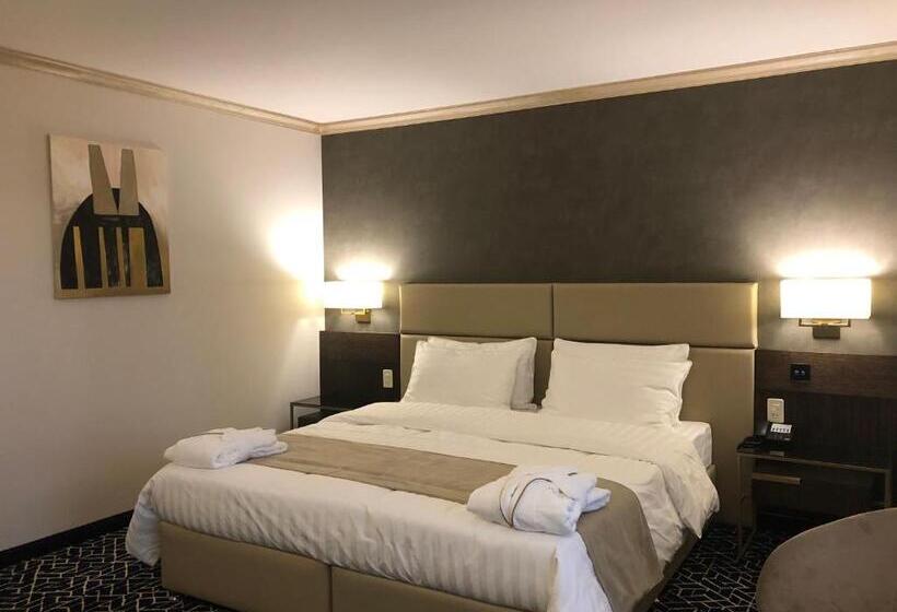اتاق استاندارد با بالکن, Jermuk Hotel And Spa