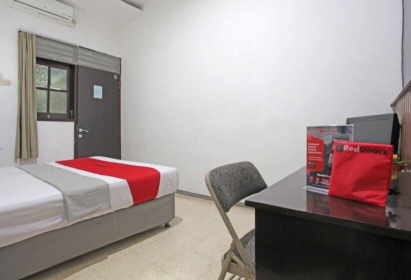Номер Стандарт, Reddoorz @ Soekarno Hatta 2