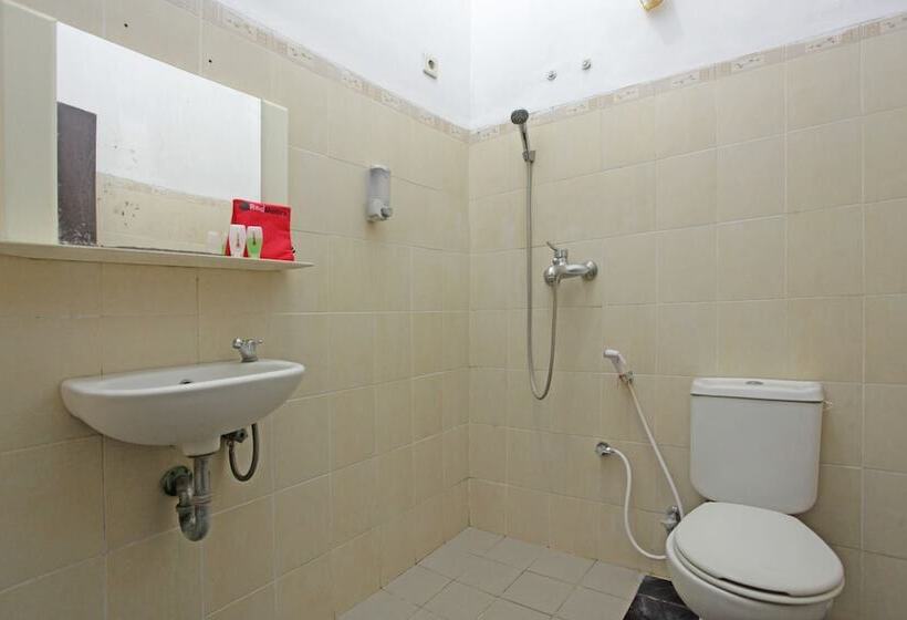 Семейный Номер, Reddoorz @ Soekarno Hatta 2