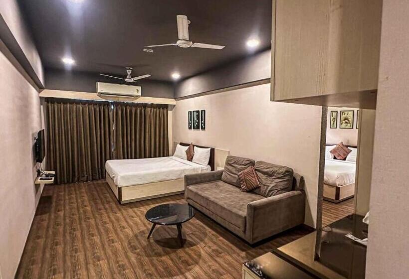 带2个卧室的公寓, Ambition Studio Apartment At Weekend Address