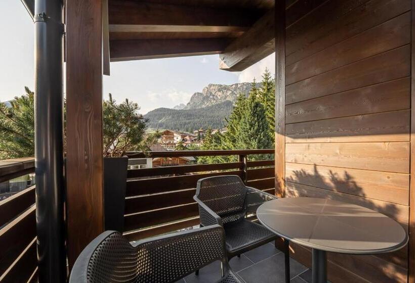 Номер Deluxe с Балконом, Arya Alpine Lodge