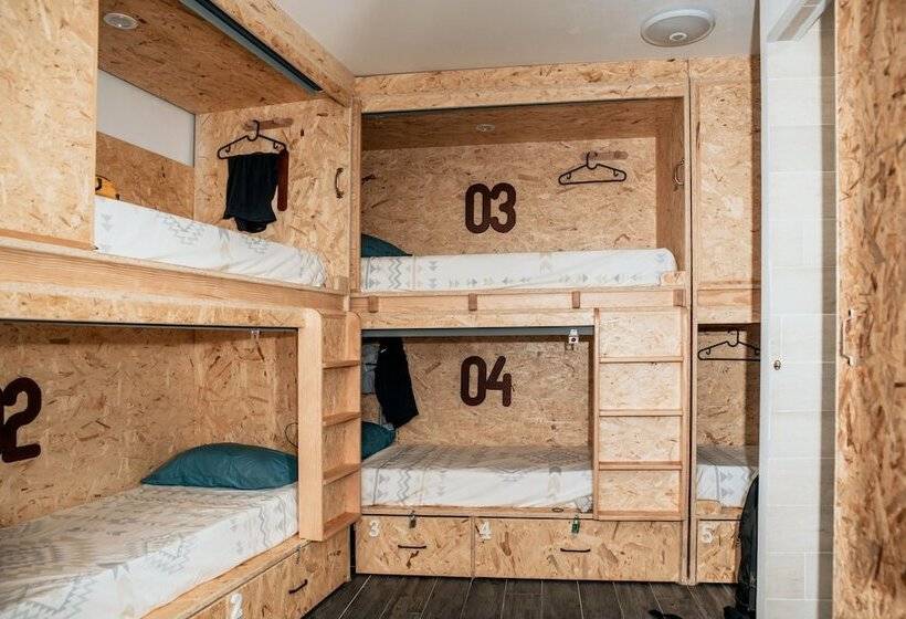 Lit en Chambre Commune, Deck Lodge