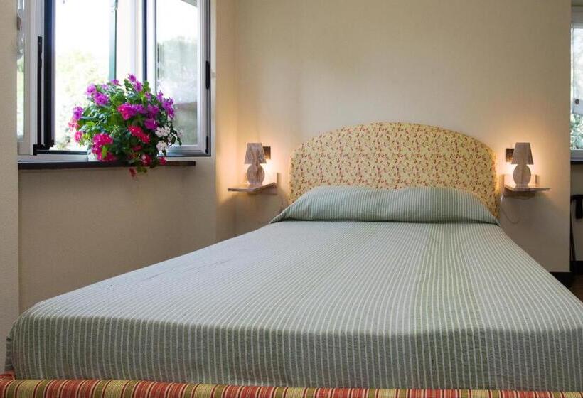 Номер Стандарт Вид на Сад, Olivenere Agriturismo