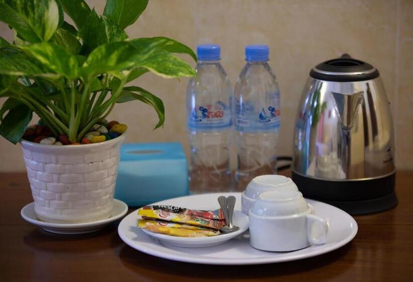 اتاق استاندارد با بالکن, Botoum Hostel