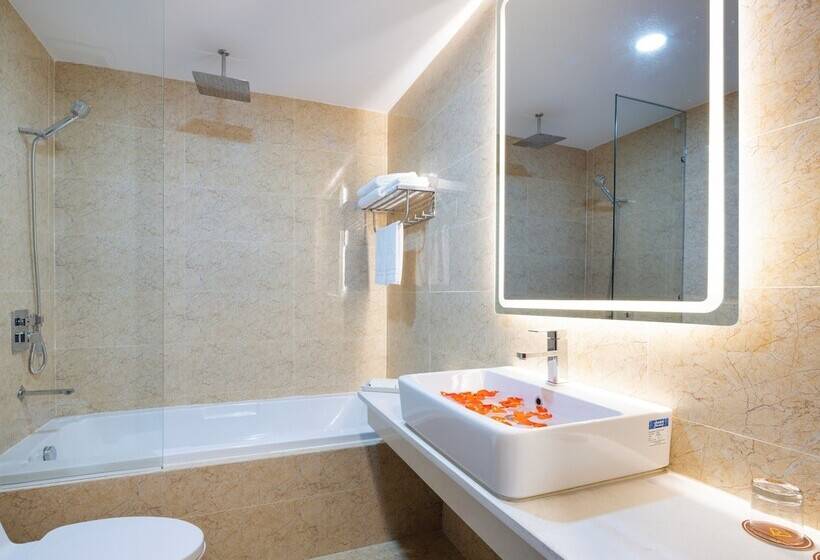 سوییت با چشم‌انداز دریا, Imperial Nha Trang