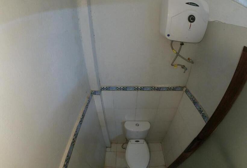 스탠다드 트리플 룸, Local Hostel Amed