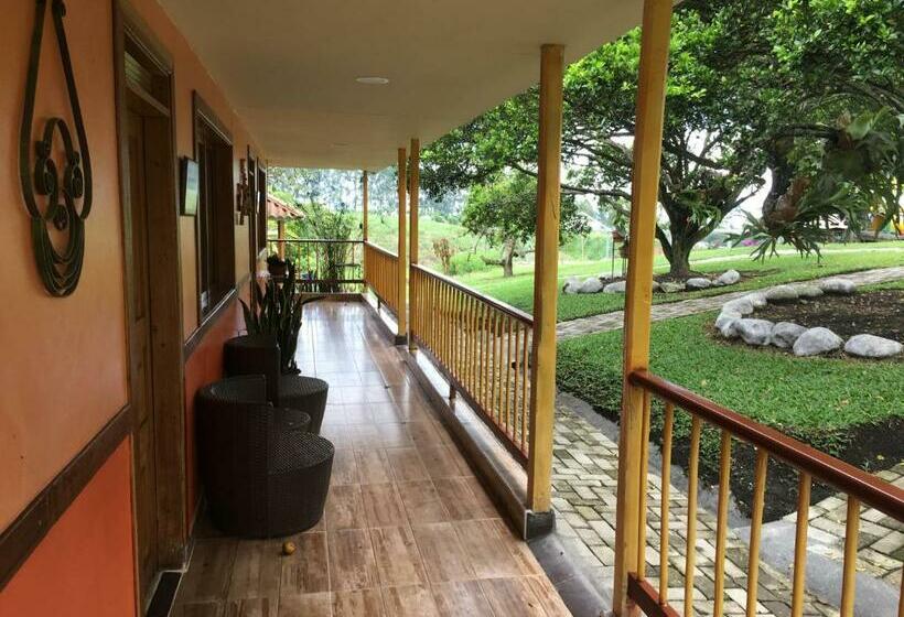 Семейный Номер, Finca Hotel Yerbabuena