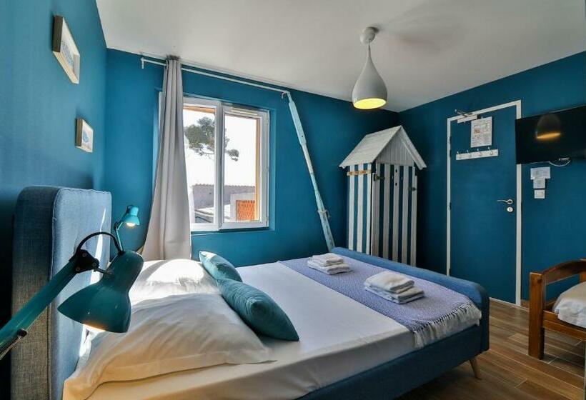 اتاق استاندارد سه نفره, Hôtel La Bastide