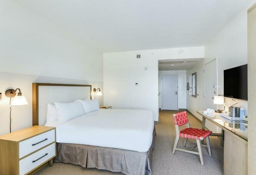 스탠다드 룸 킹사이즈 침대, The Lodge At Gulf State Park, A Hilton