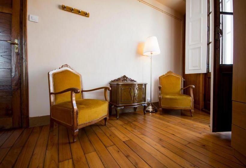 اتاق استاندارد با بالکن, La Posada De La Casona De Sarria