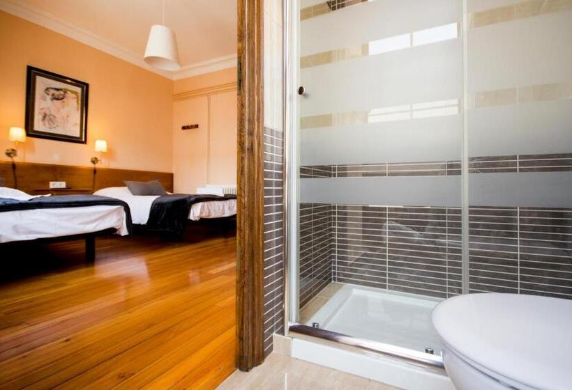 اتاق استاندارد با بالکن, La Posada De La Casona De Sarria