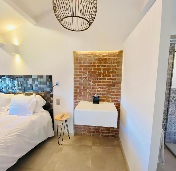 Люкс Повышенной Комфортности, Hostellerie De La Fontaine
