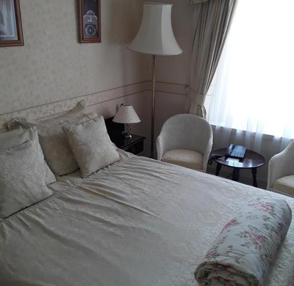 Номер Deluxe, Langport Arms