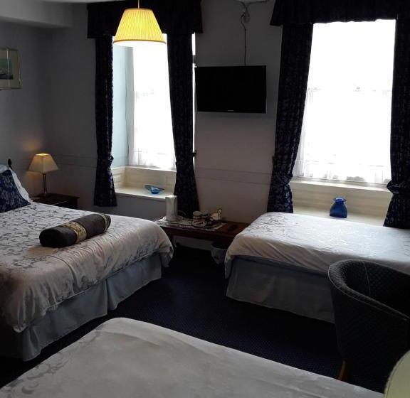 Семейный Номер, Langport Arms