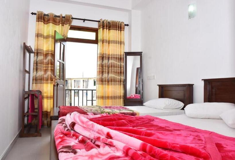 اتاق استاندارد سه تخته با بالکن, Grand View Guest House
