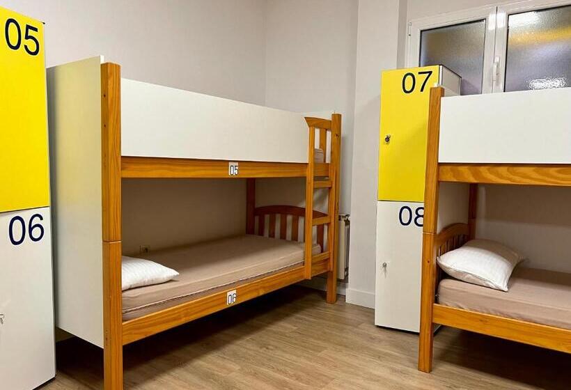 Кровать в Общей Комнате, Albergue O Burgo