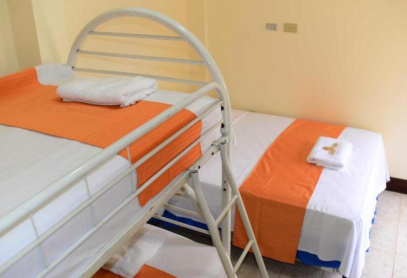 اتاق استاندارد سه نفره, Hostal San José