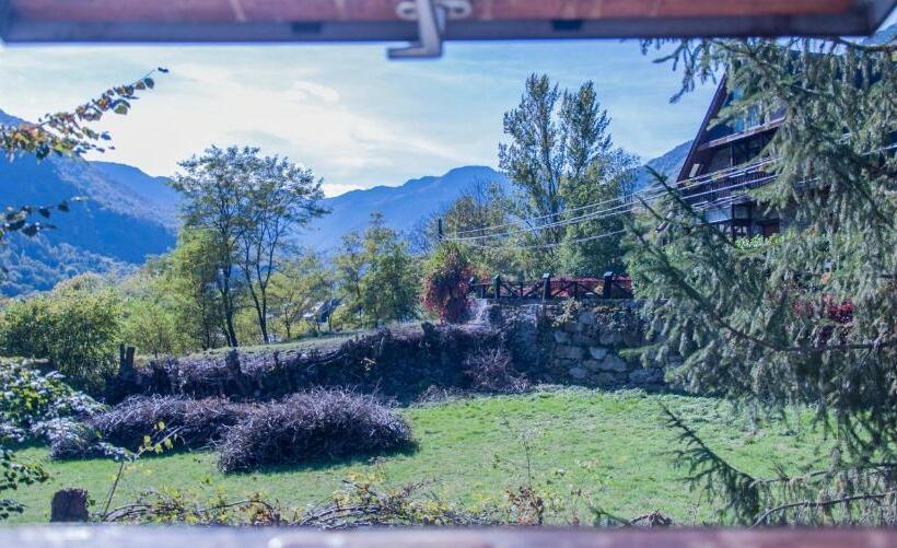 Четырехместный Номер Стандарт, Ostau Dera Nheu
