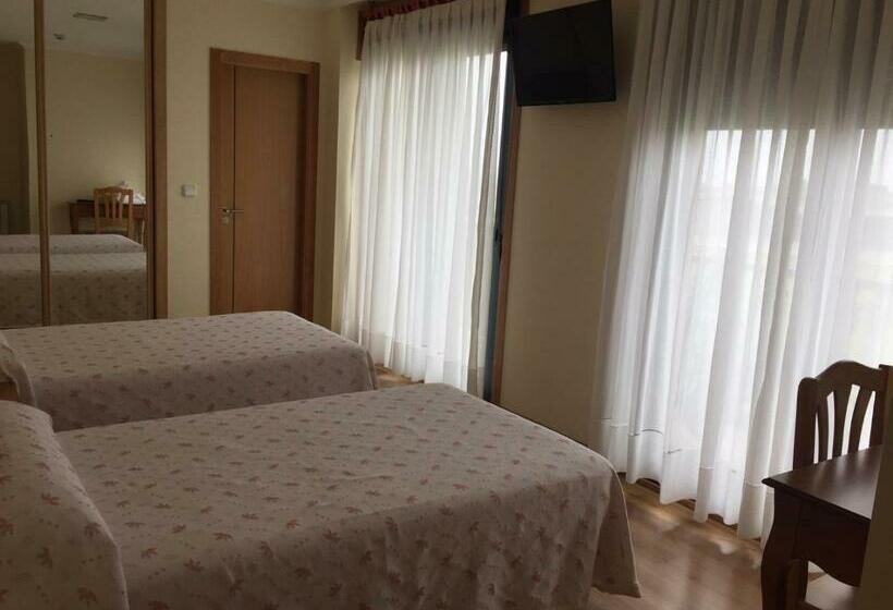 Номер Стандарт с Балконом, Hostal Santa Baia