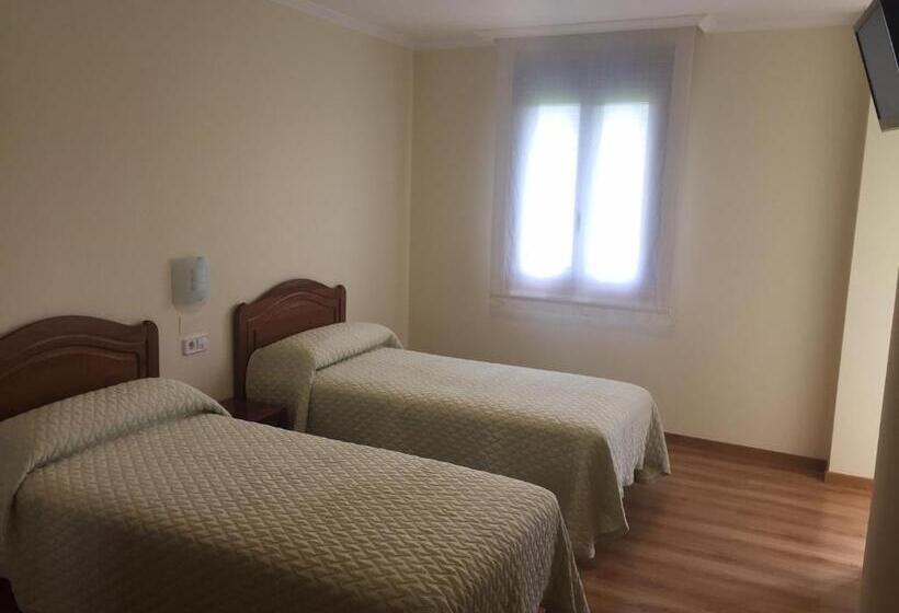 Номер Стандарт с Балконом, Hostal Santa Baia