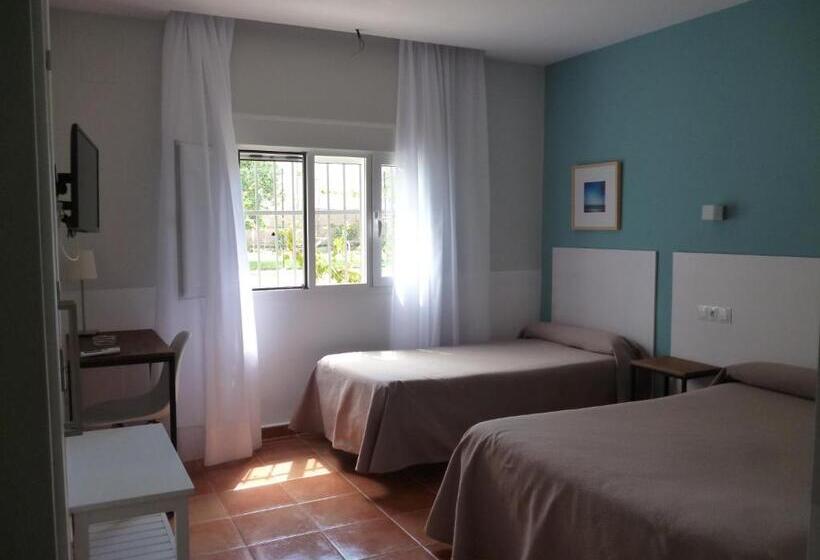 اتاق استاندارد سه نفره, Hostal Las Cumbres