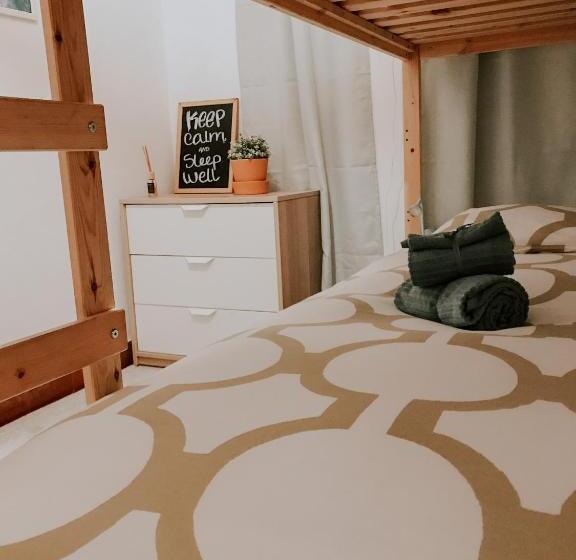 이코노미 룸, Balili Surf House