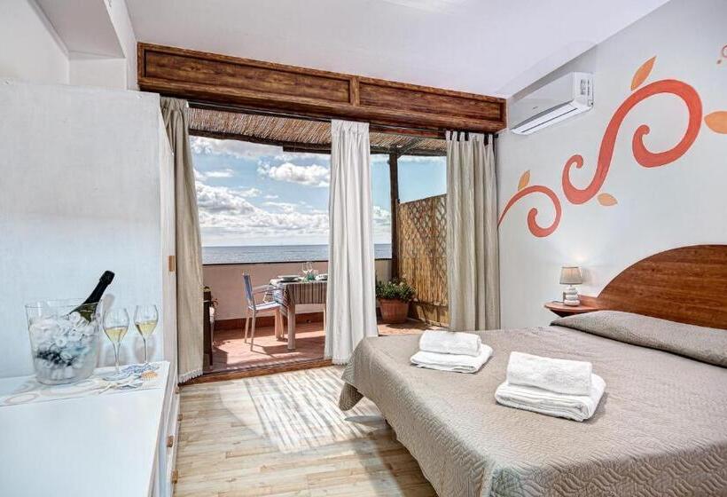 استودیوی استاندارد با چشم‌انداز دریا, Belmare Residence On The Beach