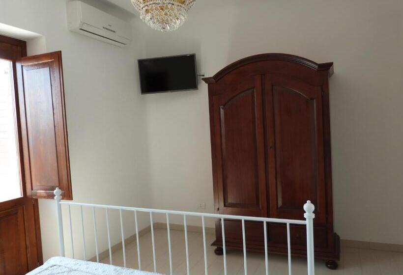 اتاق استاندارد با چشم‌انداز کوهستان, Country House 3quatrì