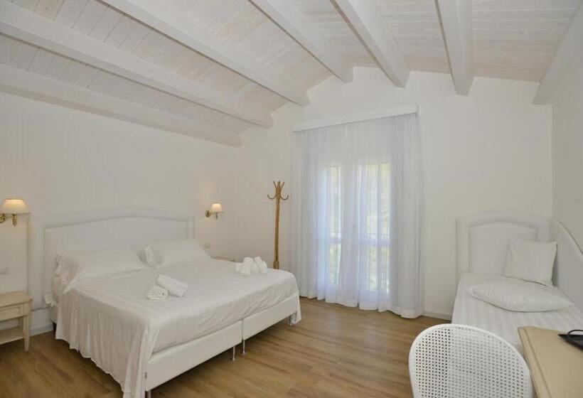 庭の見えるスタンダードトリプルルーム, Arenosu Comfort Country Resort