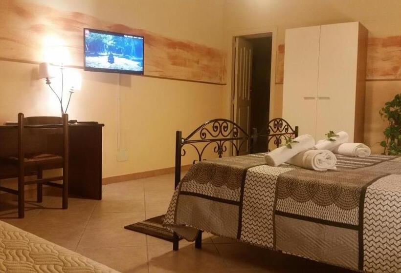 اتاق استاندارد سه نفره, Villa Laura Apartment