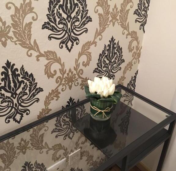 استودیوی استاندارد, Residence Le Casette