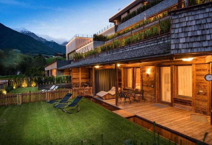 Апартаменты 3 Спальни, Aurina Lodges