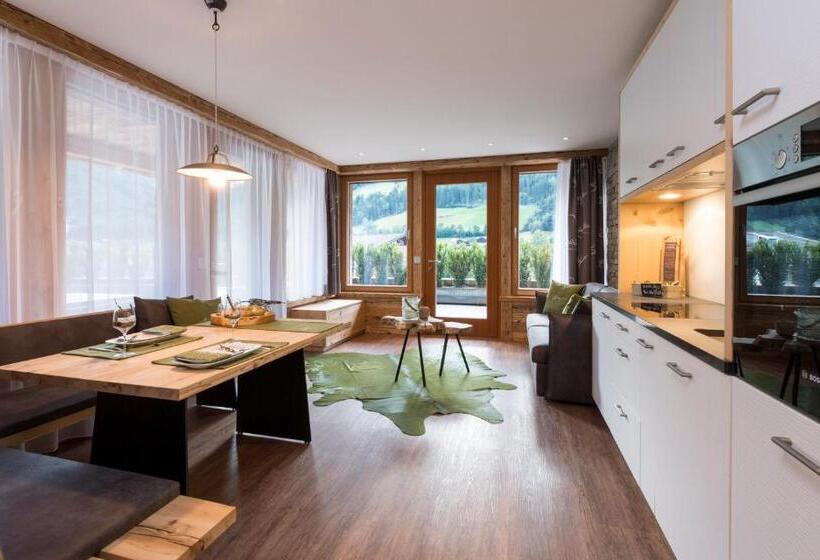 Апартаменты 3 Спальни, Aurina Lodges