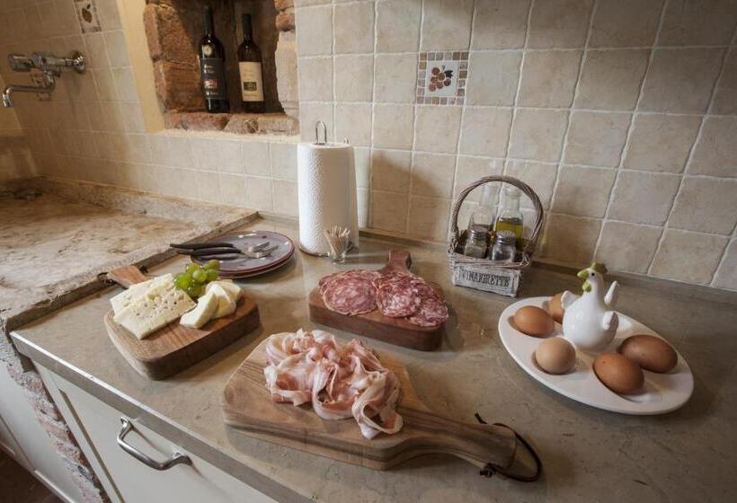 اتاق استاندارد چهار تخته, Fattoria Le Vegre