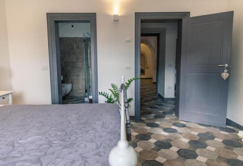 Четырехместный Номер Стандарт Вид на Сад, Marinella Suite Home