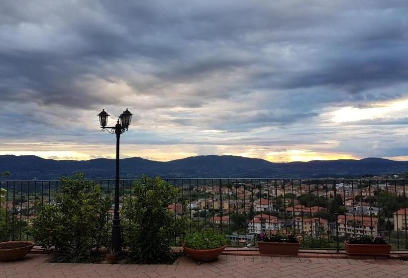 Номер Стандарт с Террасой, Villa Lucrezia
