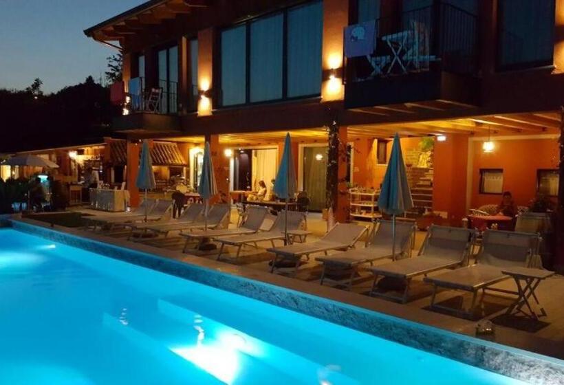 Апартаменты 1 Спальня Нижний Этаж, Relais Villa Olivi