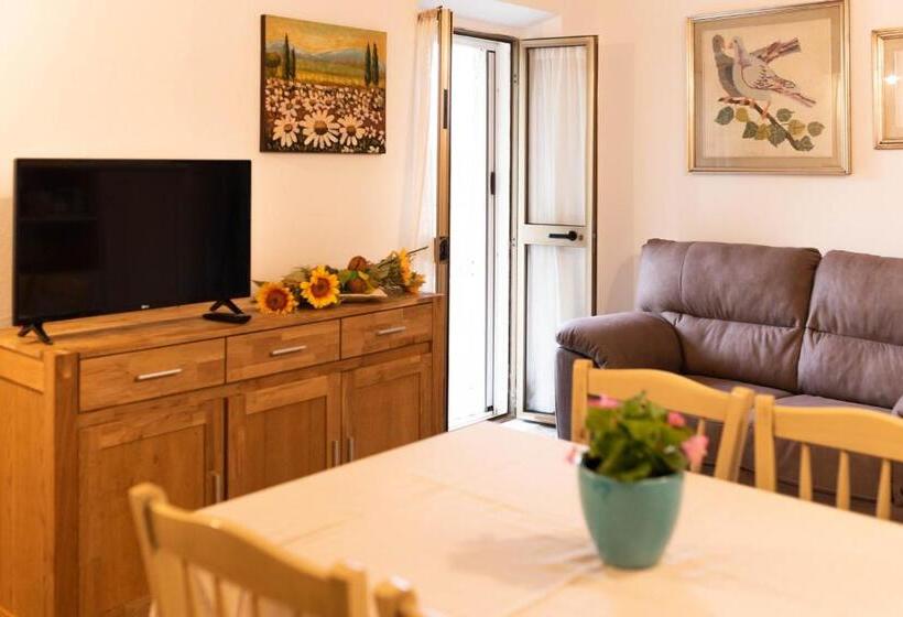 Апартаменты 2 Спальни, Agriturismo La Genziana