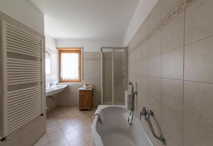 1 Bedroom Apartment Lake View, Haus Adlerhorst