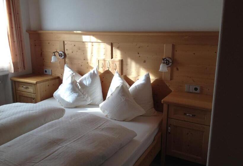 اتاق استاندارد, Agriturismo Maso Larciunei