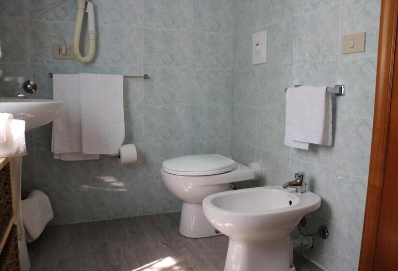 Бунгало Стандарт, Albergo Biscotti