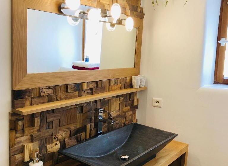 Номер Стандарт, La Bastide Des Bourguets Adults Only, Mont Ventoux