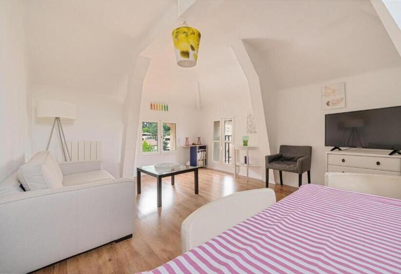 Апартаменты 1 Спальня, Alexandra Apartments